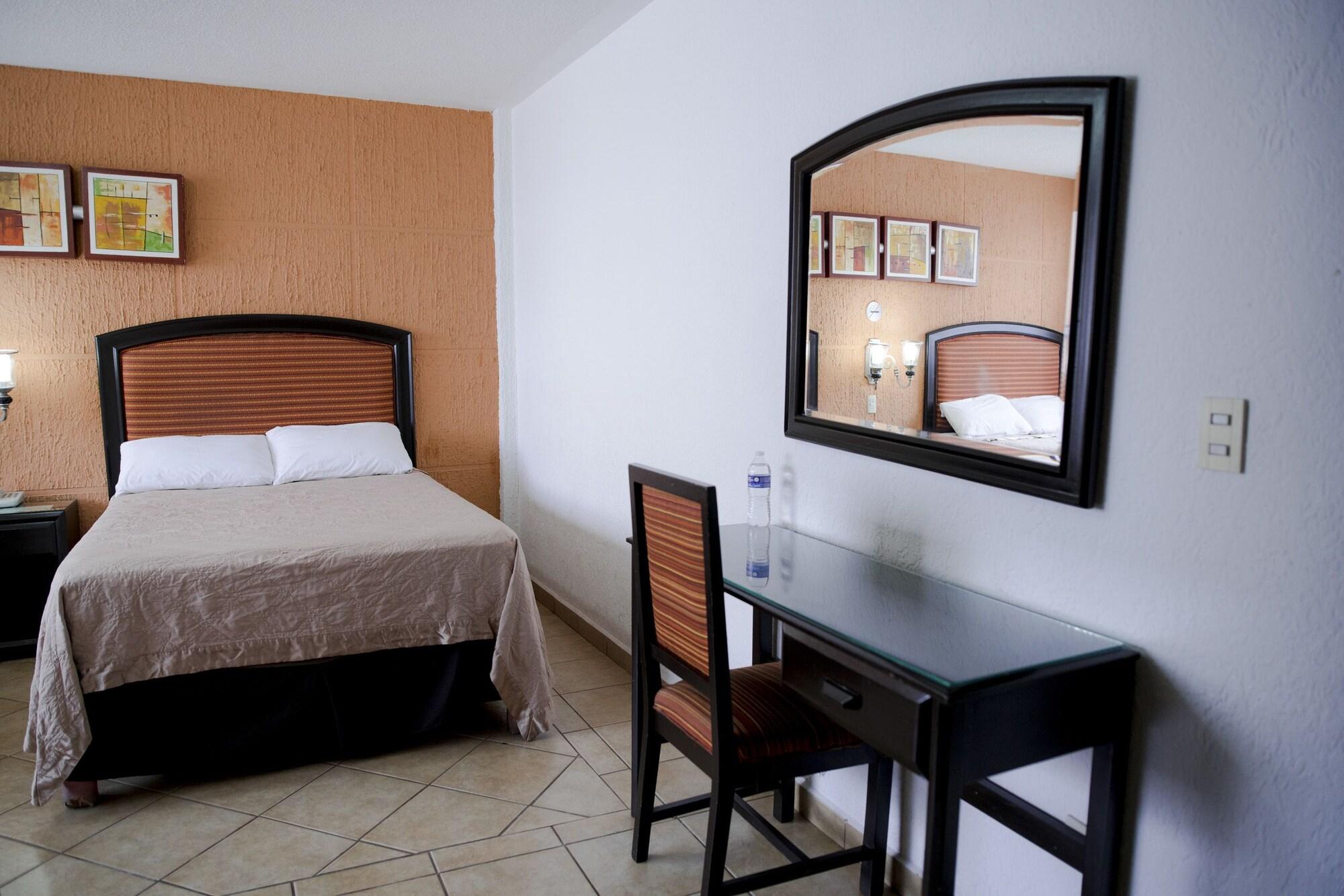 Eh Ejecutivo Urban Hotel Tepic Buitenkant foto