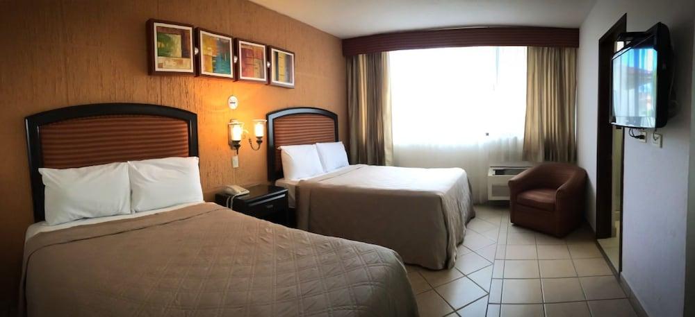 Eh Ejecutivo Urban Hotel Tepic Buitenkant foto