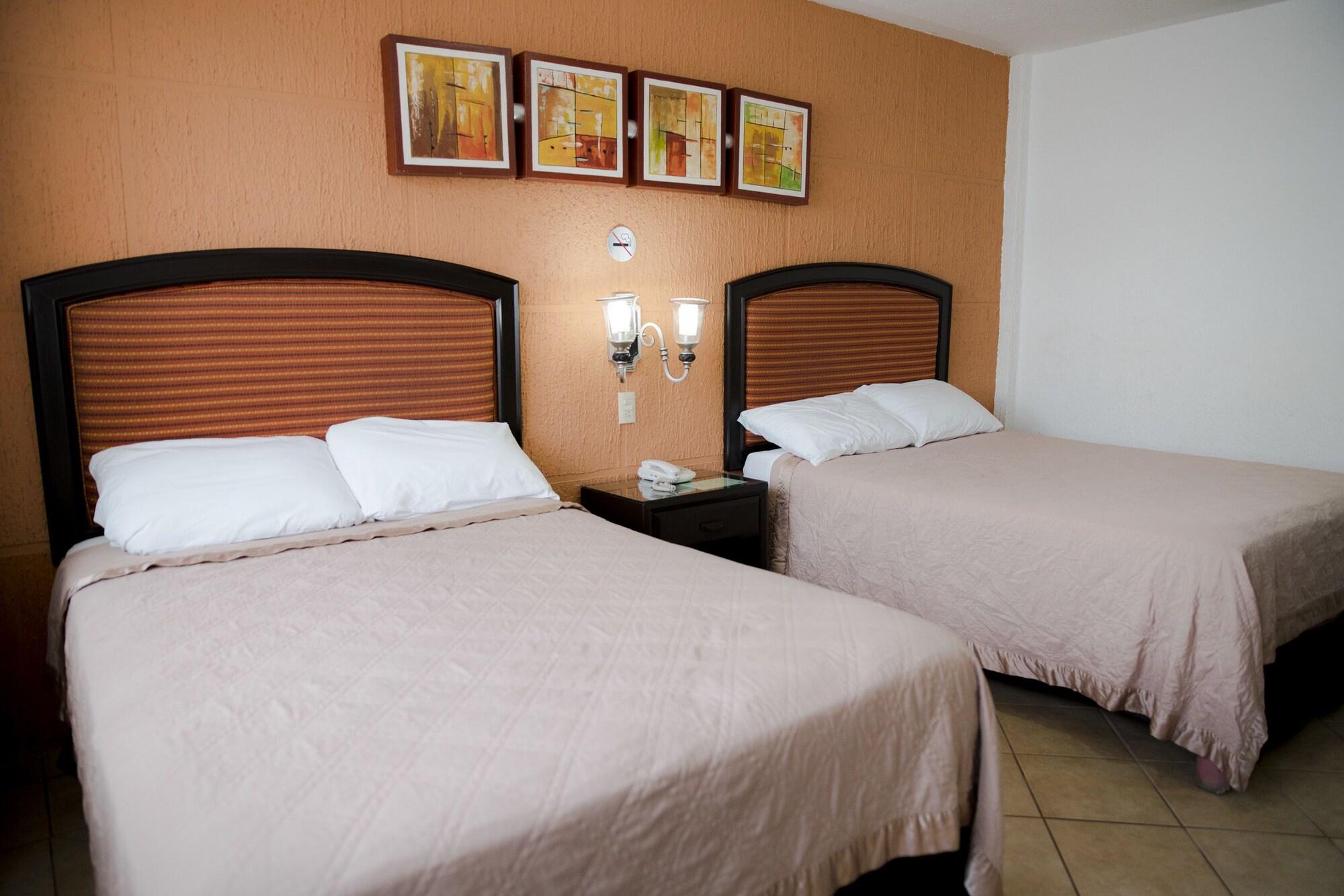 Eh Ejecutivo Urban Hotel Tepic Buitenkant foto