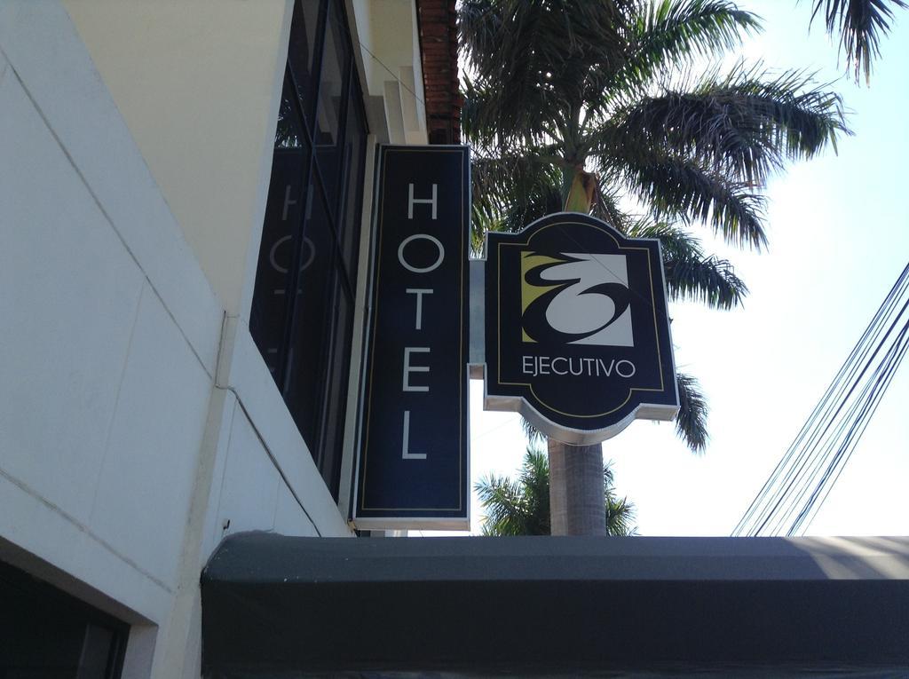 Eh Ejecutivo Urban Hotel Tepic Buitenkant foto