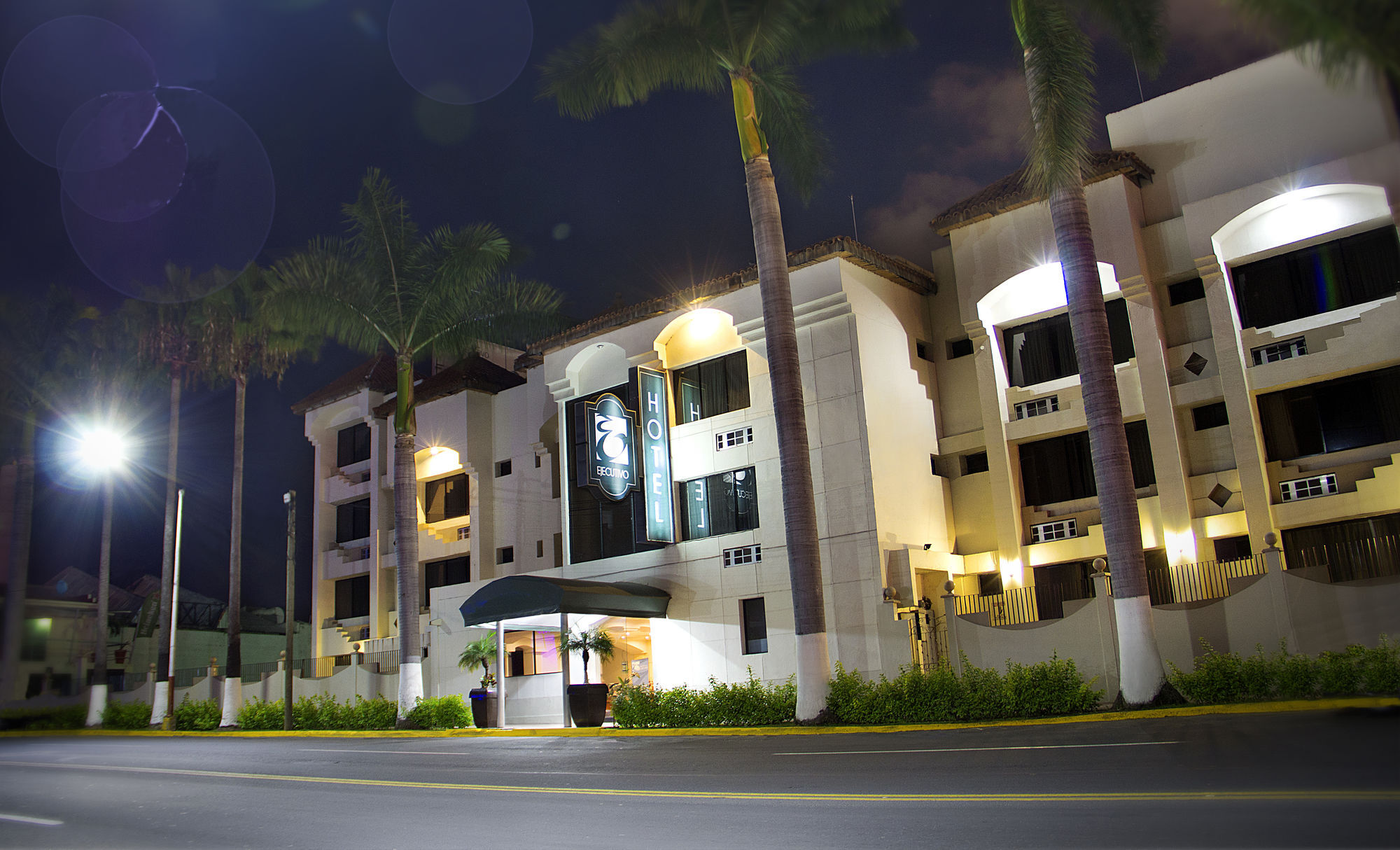 Eh Ejecutivo Urban Hotel Tepic Buitenkant foto
